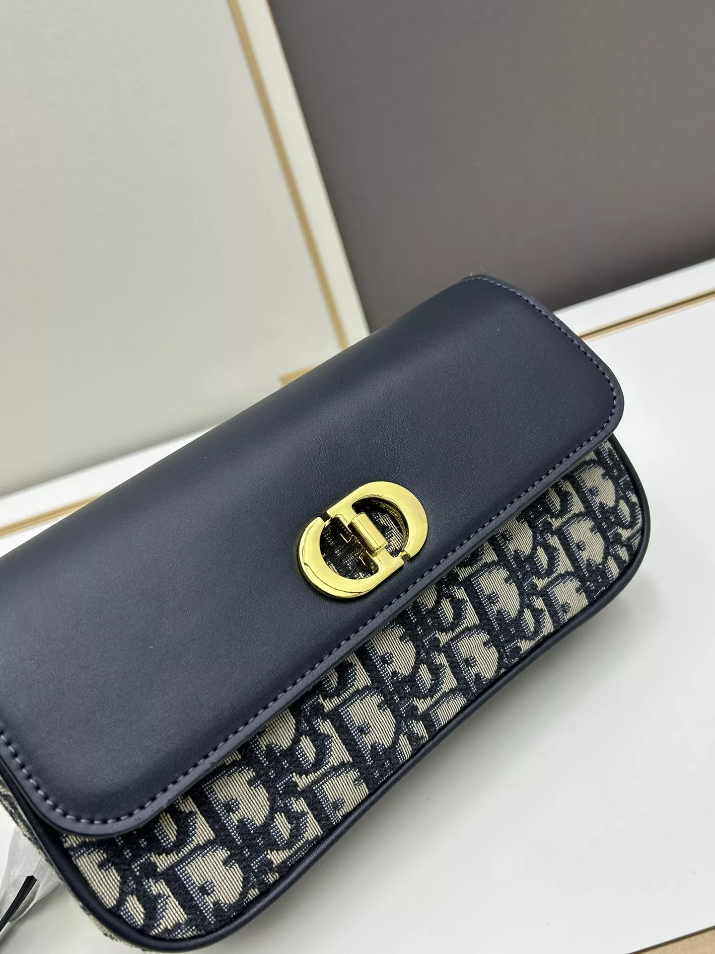 Christian Dior AAA Quality Messenger Bags For Women Elegant 1110