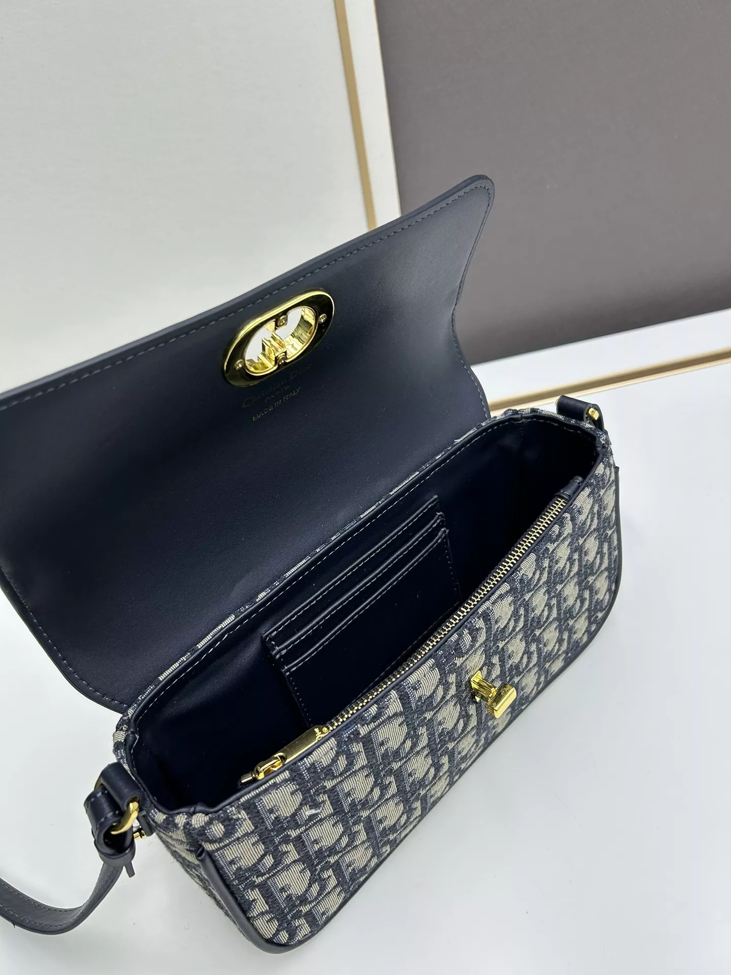 Christian Dior AAA Quality Messenger Bags For Women Elegant 1110