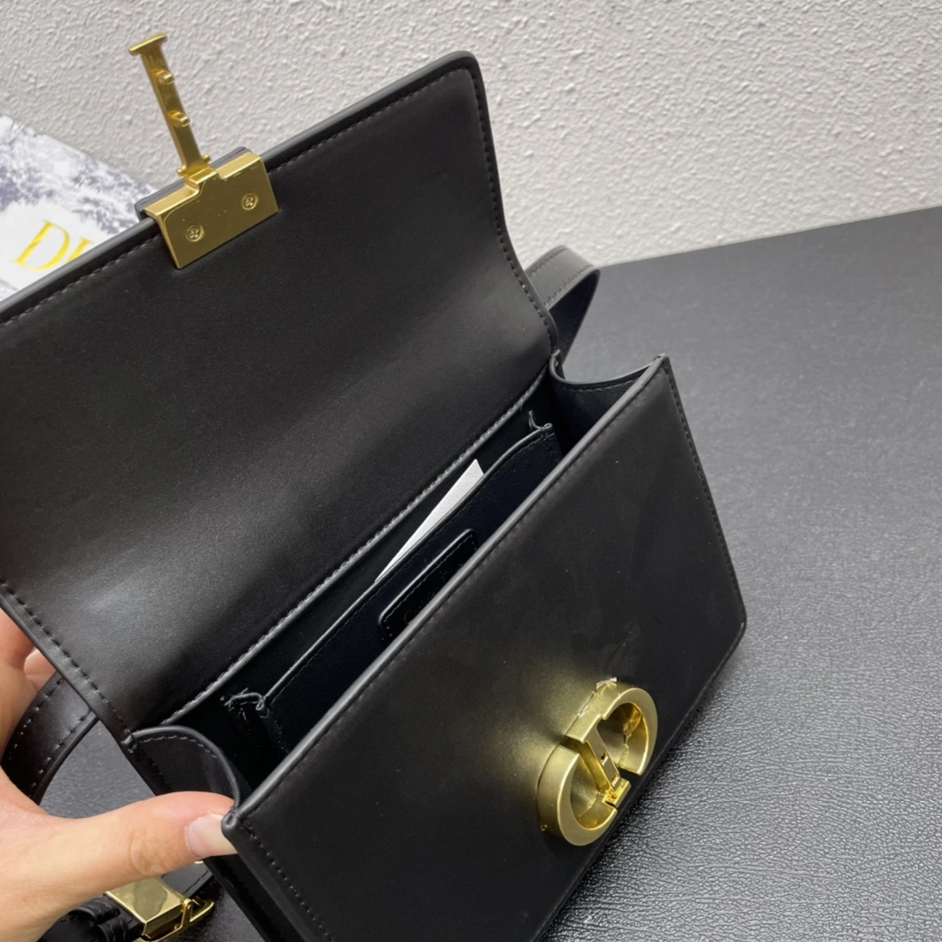 Christian Dior AAA Quality Messenger Bags For Women Elegant 4321