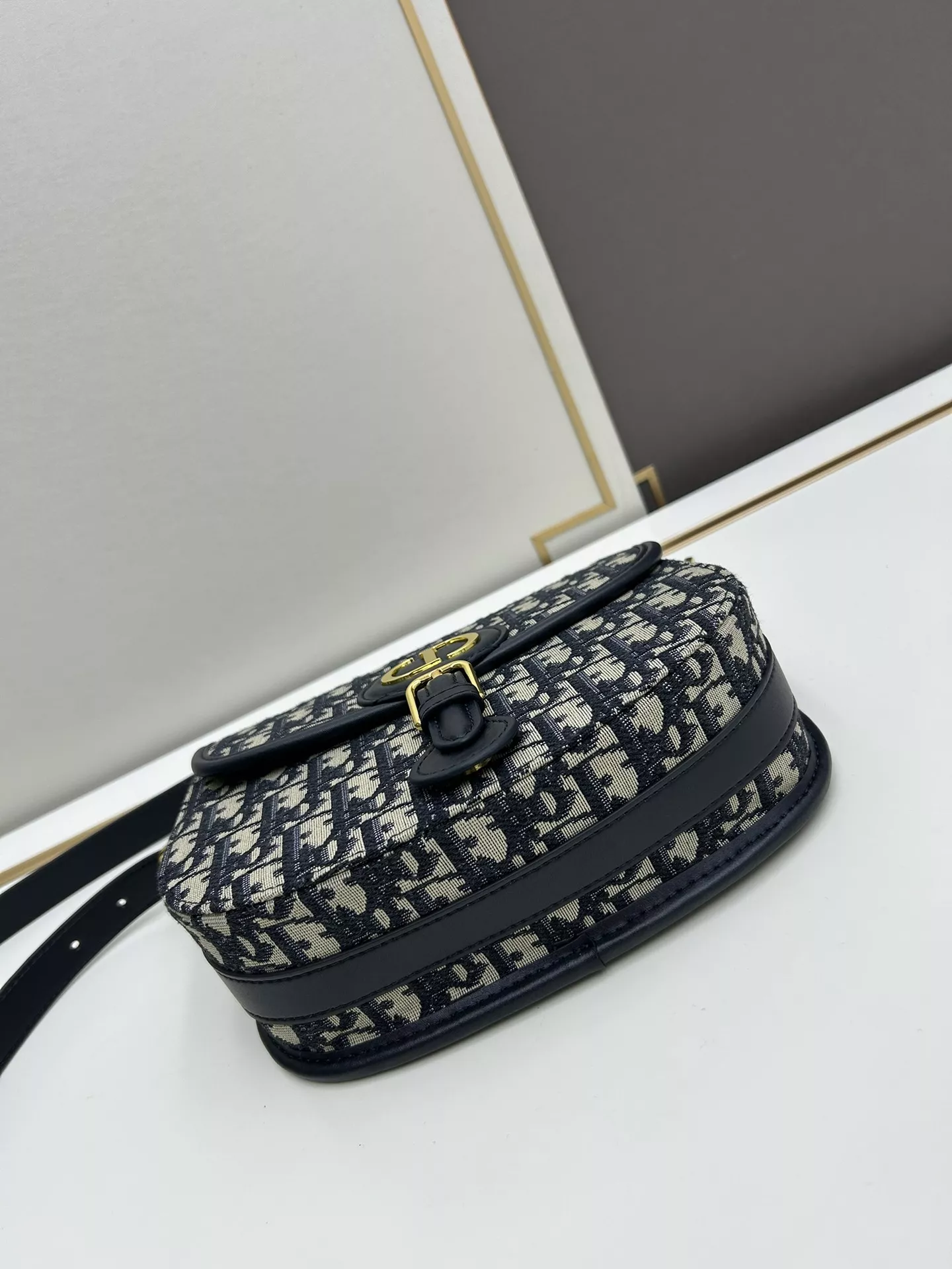 Christian Dior AAA Quality Messenger Bags For Women Elegant 8310