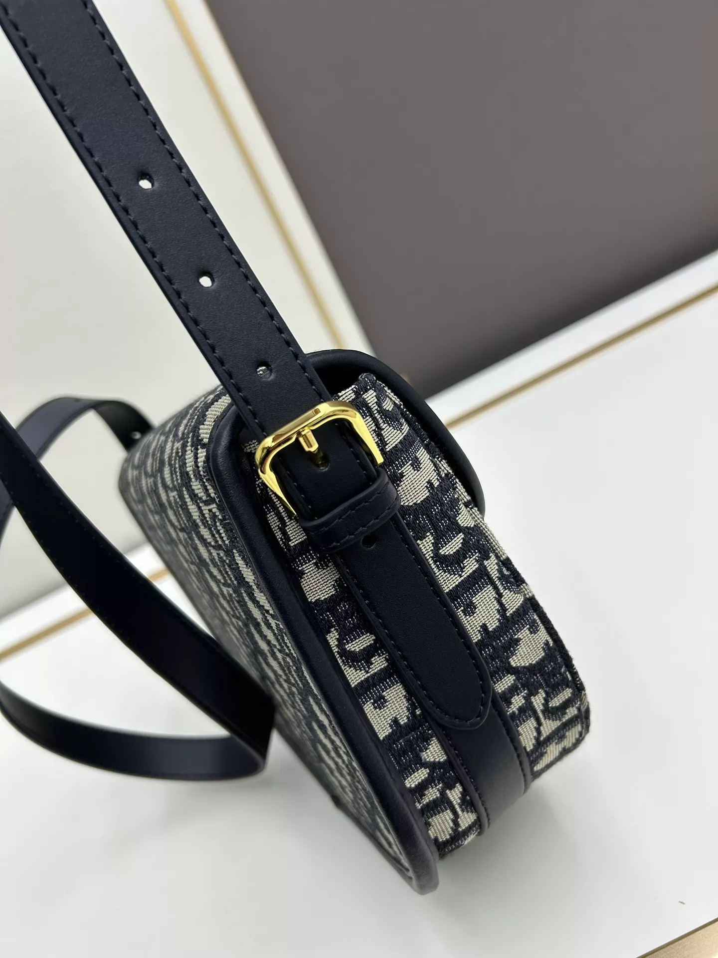 Christian Dior AAA Quality Messenger Bags For Women Elegant 8310