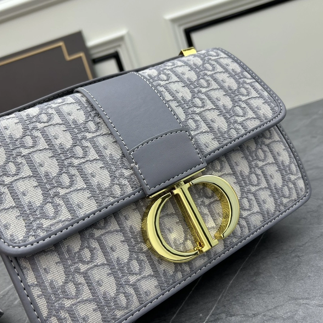 Christian Dior AAA Quality Messenger Bags For Women Flexible 3359