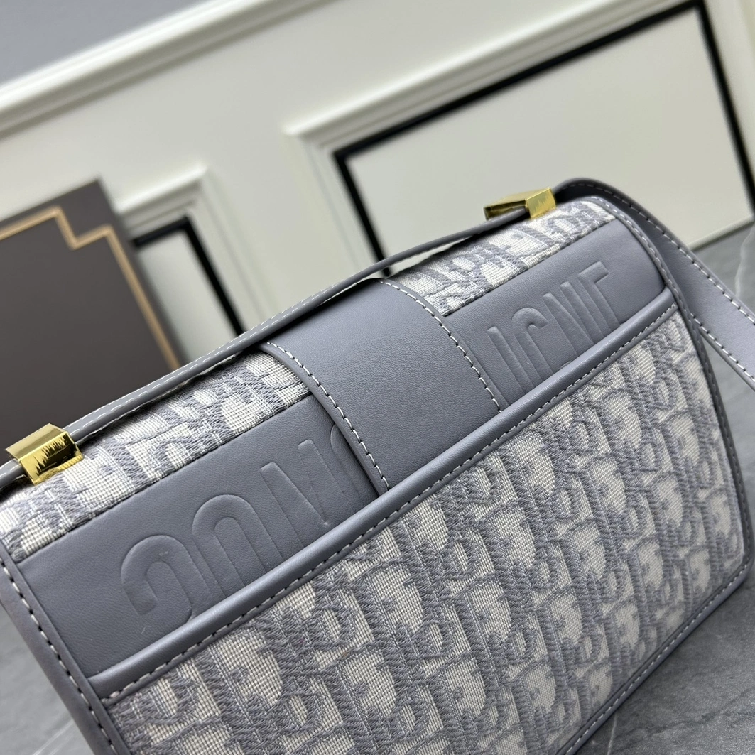 Christian Dior AAA Quality Messenger Bags For Women Flexible 3359