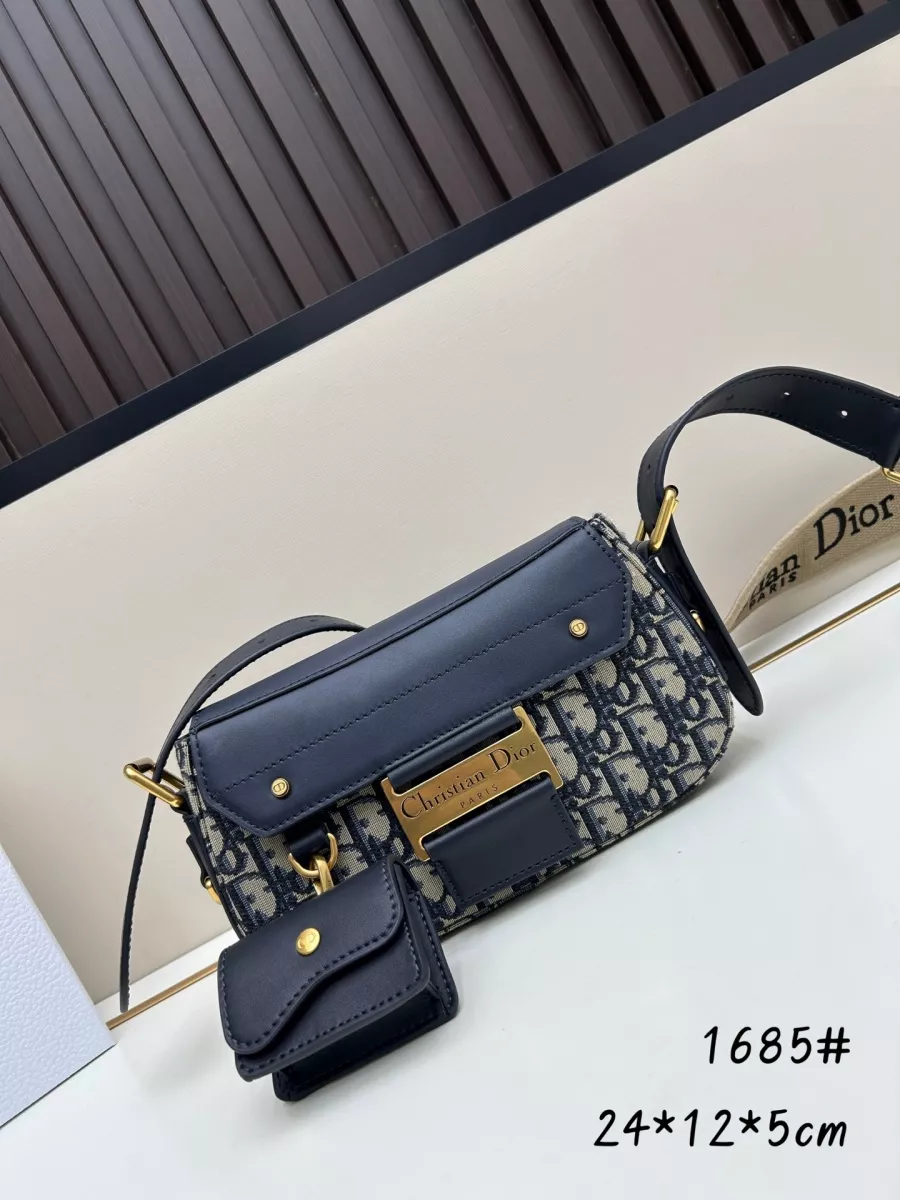 Christian Dior AAA Quality Messenger Bags For Women Flexible 462
