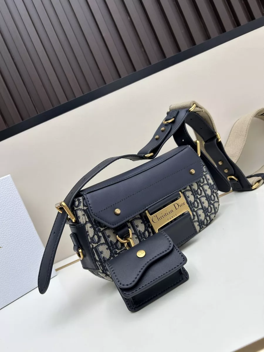 Christian Dior AAA Quality Messenger Bags For Women Flexible 462