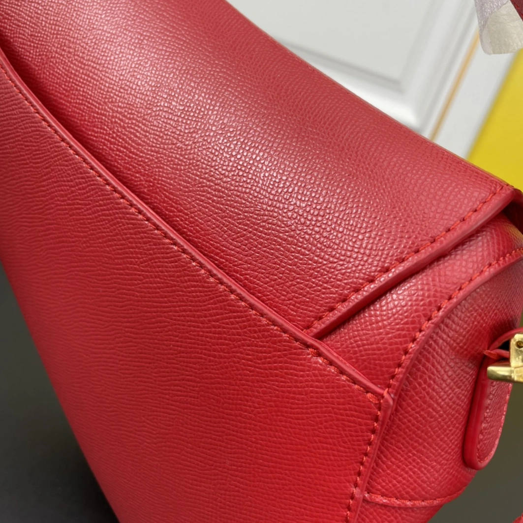 Christian Dior AAA Quality Messenger Bags For Women Functional 7280