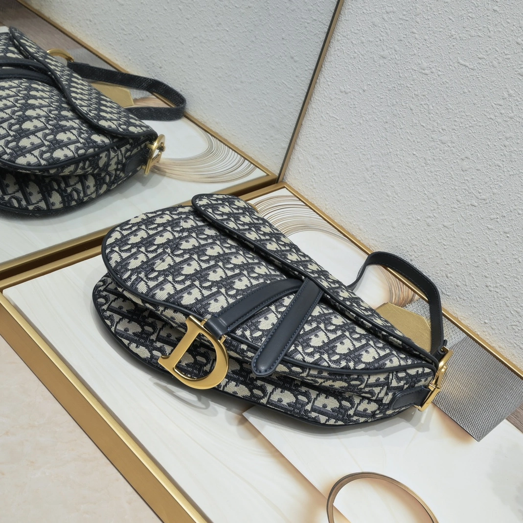 Christian Dior AAA Quality Messenger Bags For Women HighQuality 7359