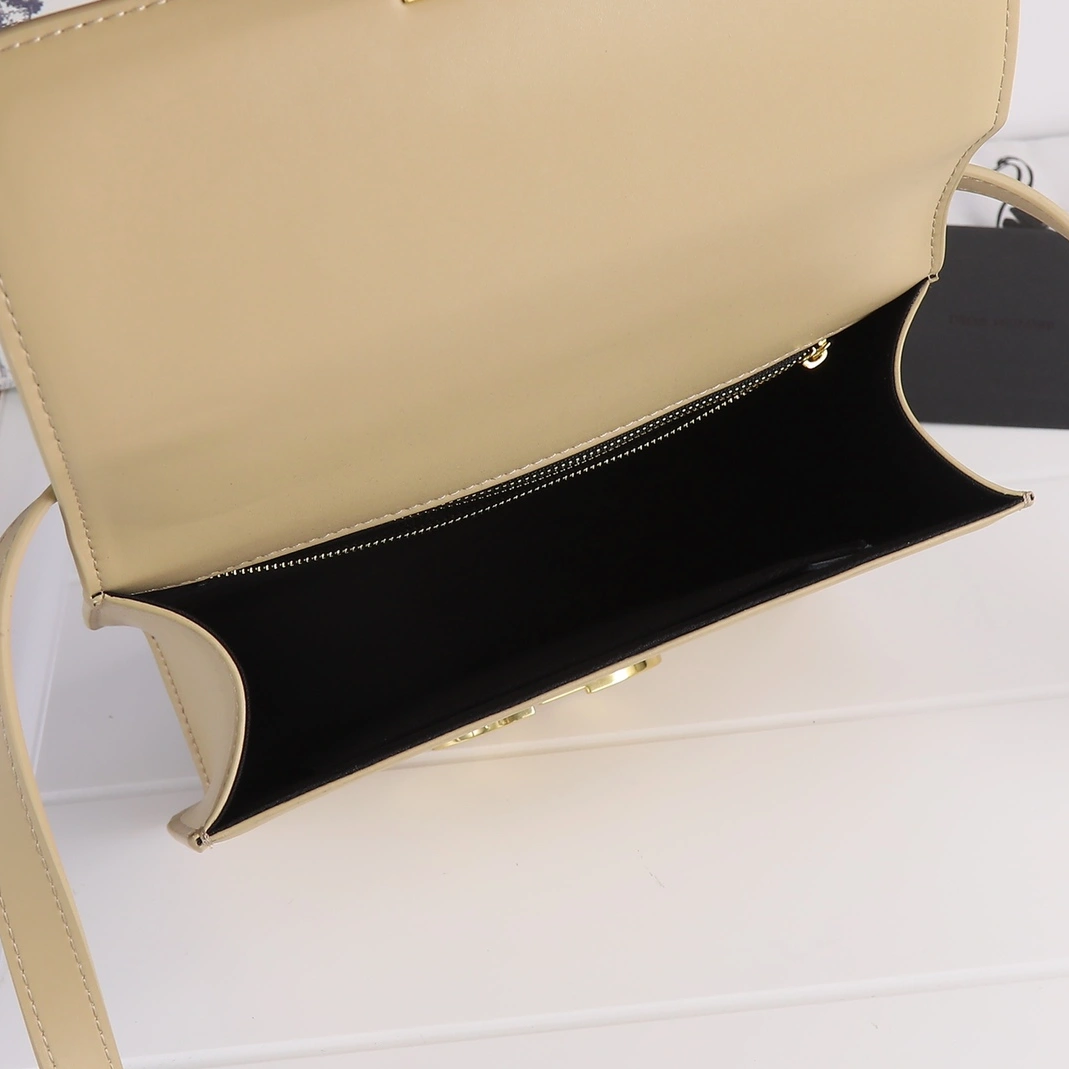 Christian Dior AAA Quality Messenger Bags For Women HighQuality 7928