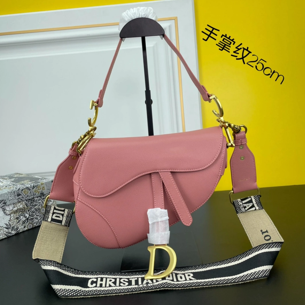 Christian Dior AAA Quality Messenger Bags For Women Lightweight 162