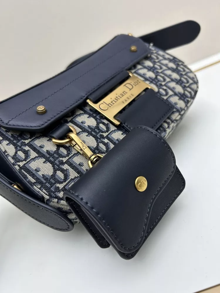 Christian Dior AAA Quality Messenger Bags For Women Lightweight 1687