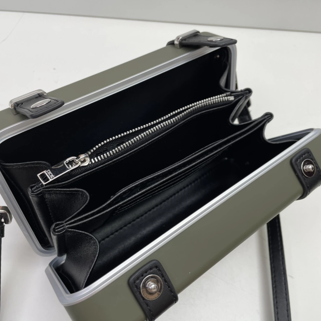 Christian Dior AAA Quality Messenger Bags For Women Minimalist 8519