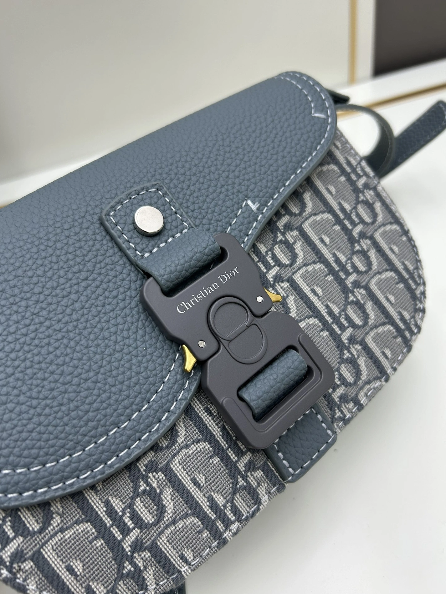Christian Dior AAA Quality Messenger Bags For Women Practical 8379