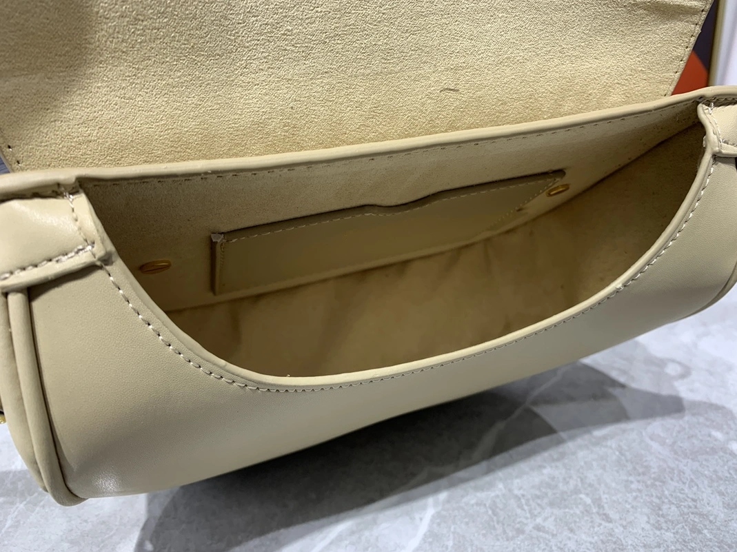 Christian Dior AAA Quality Messenger Bags For Women Refined 8527