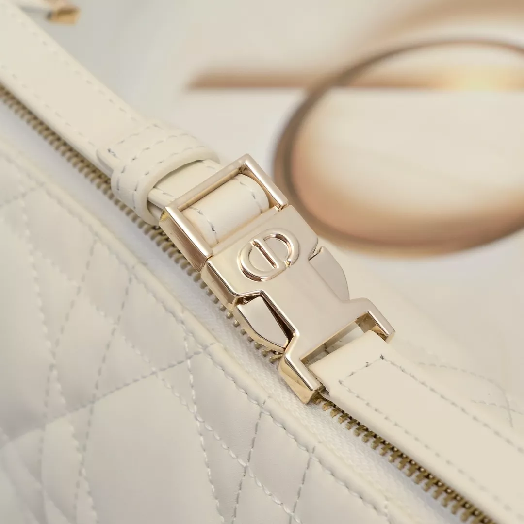 Christian Dior AAA Quality Messenger Bags For Women Reliable 6470