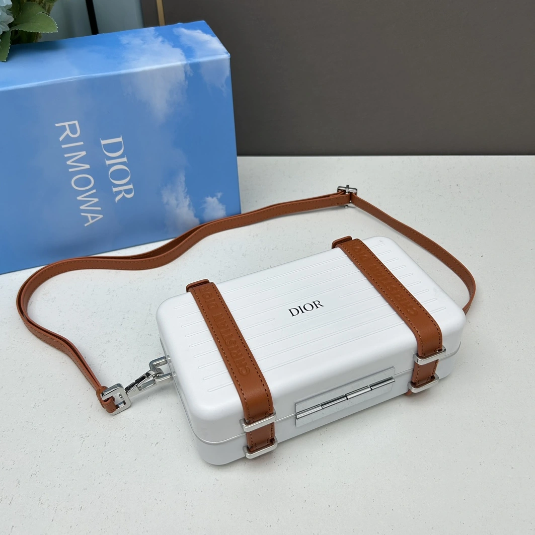 Christian Dior AAA Quality Messenger Bags For Women SmartChoice 8046