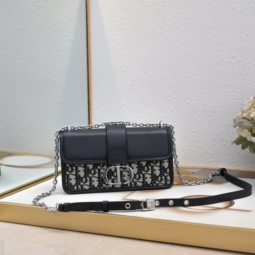 Christian Dior AAA Quality Messenger Bags For Women Soft 3570