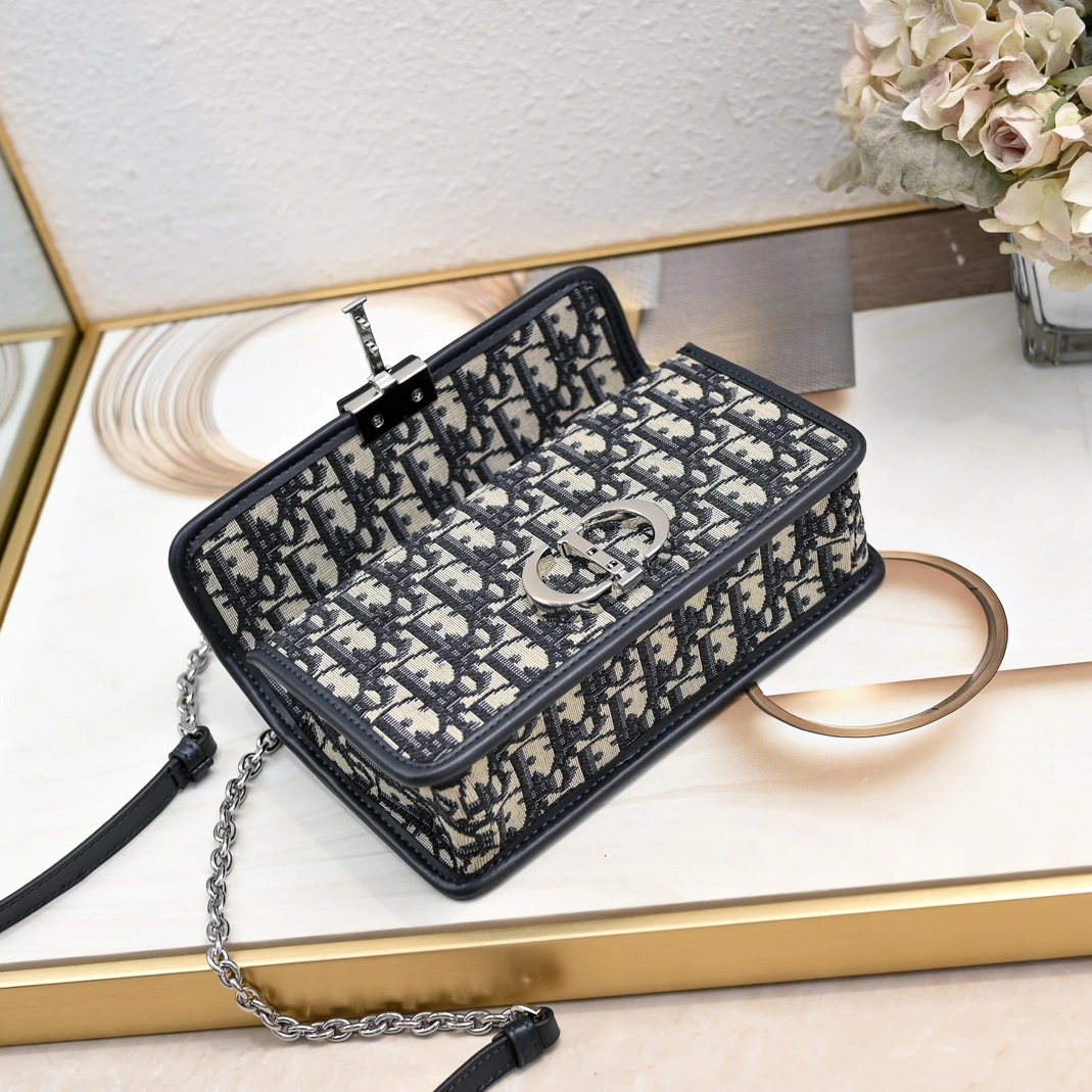Christian Dior AAA Quality Messenger Bags For Women Soft 3570