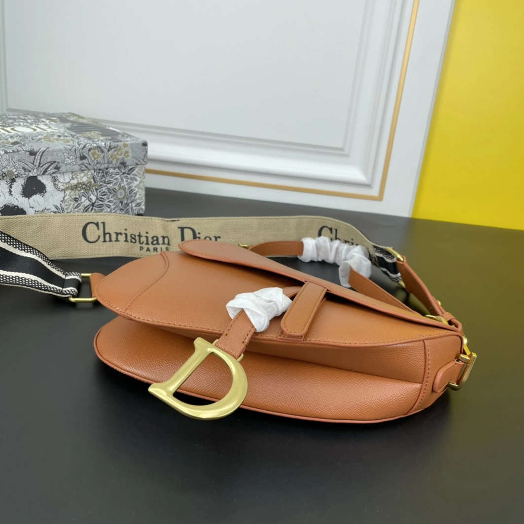 Christian Dior AAA Quality Messenger Bags For Women Sophisticated 1346