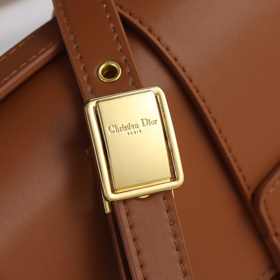 Christian Dior AAA Quality Messenger Bags For Women Sophisticated 8360