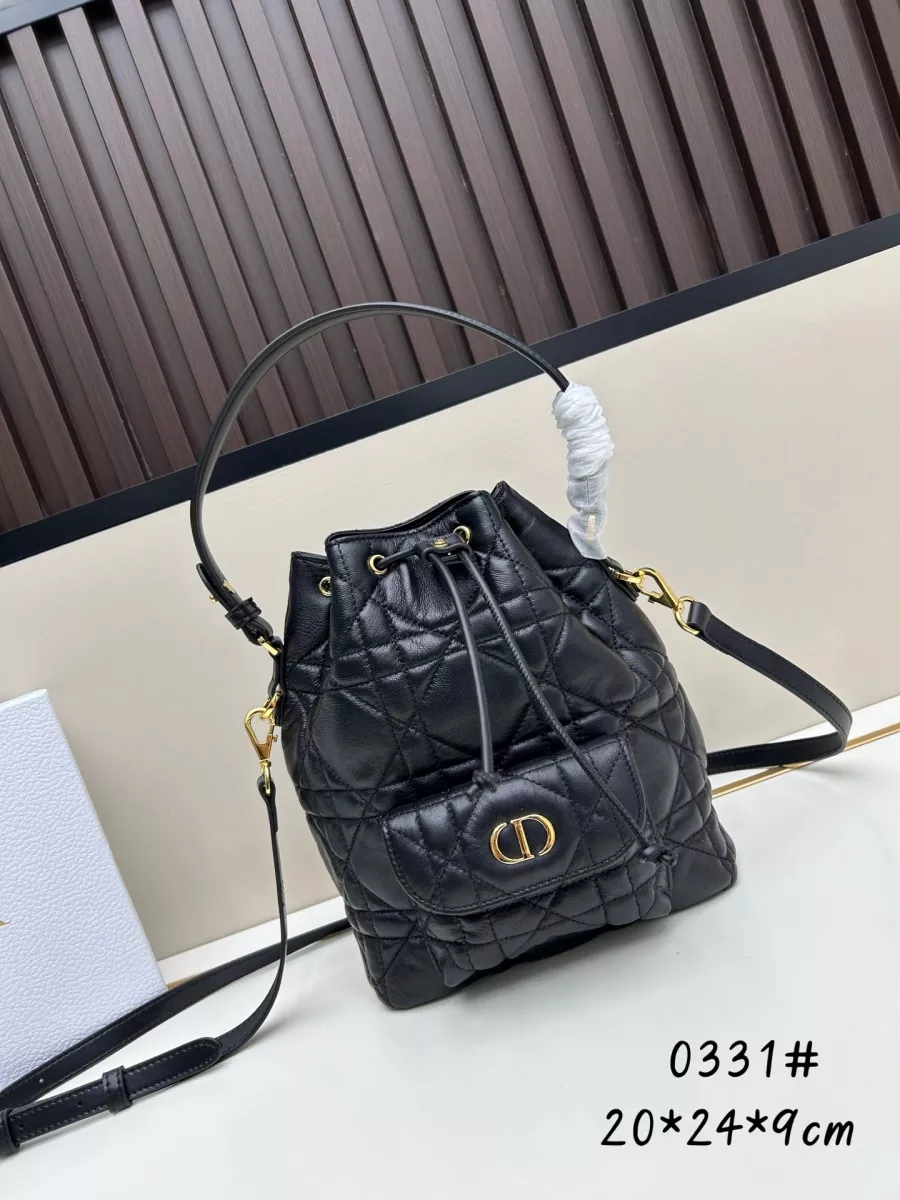 Christian Dior AAA Quality Messenger Bags For Women Stylish 7764