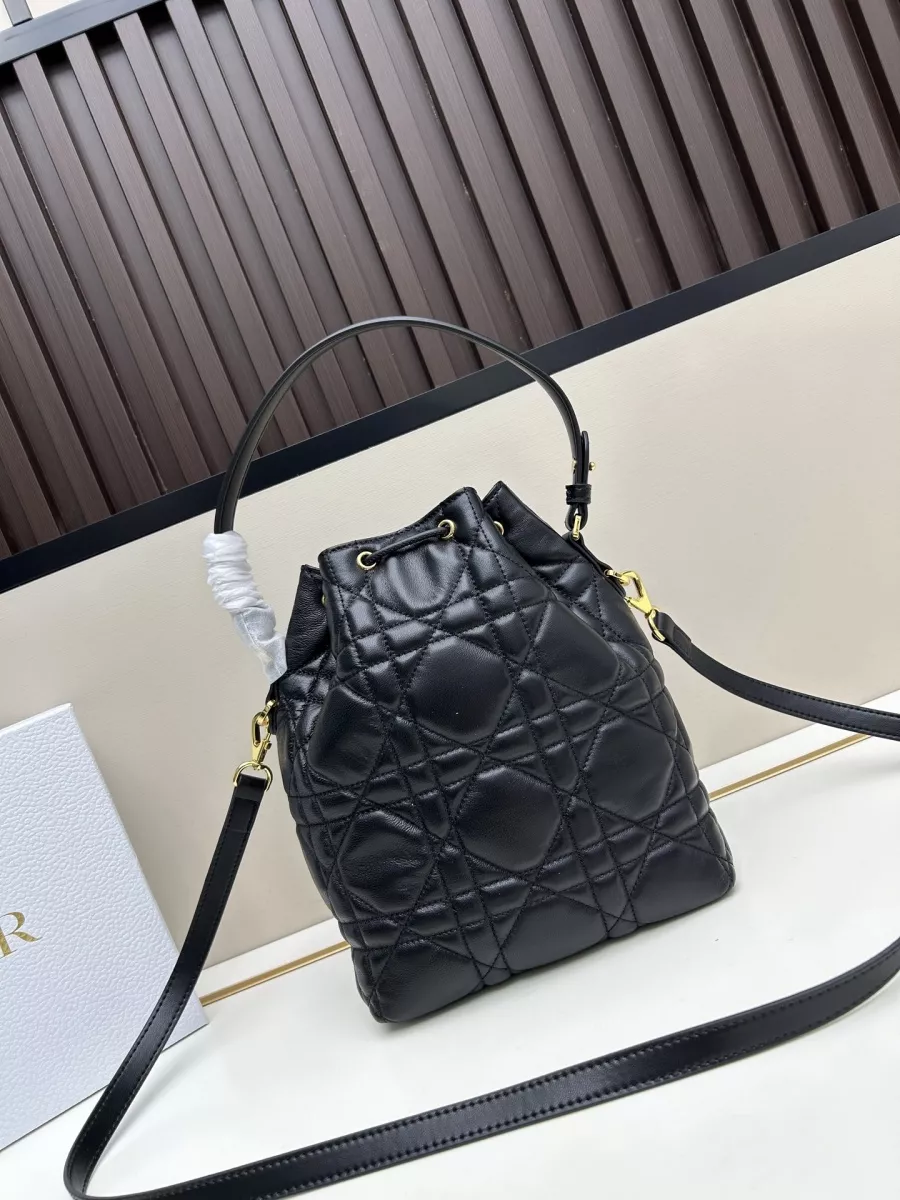 Christian Dior AAA Quality Messenger Bags For Women Stylish 7764