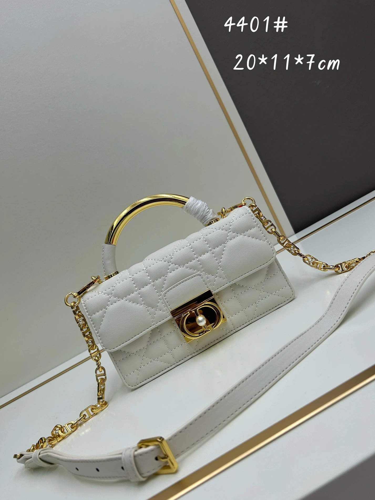 Christian Dior AAA Quality Messenger Bags For Women Timeless 5635