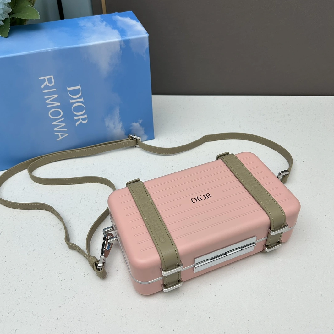 Christian Dior AAA Quality Messenger Bags For Women Trendsetting 7003