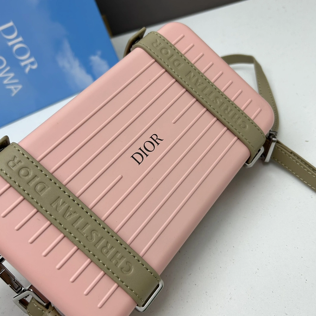 Christian Dior AAA Quality Messenger Bags For Women Trendsetting 7003