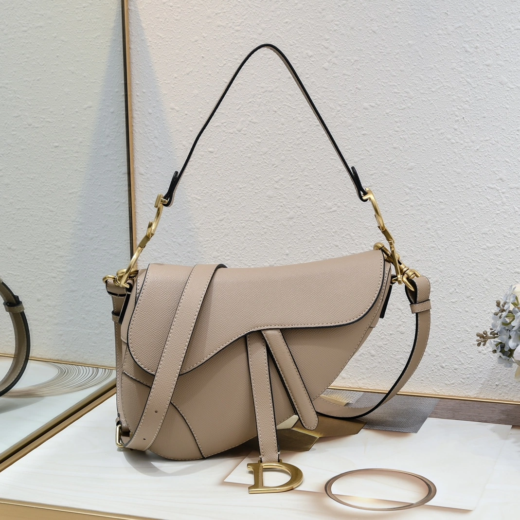 Christian Dior AAA Quality Messenger Bags For Women Trendy 273