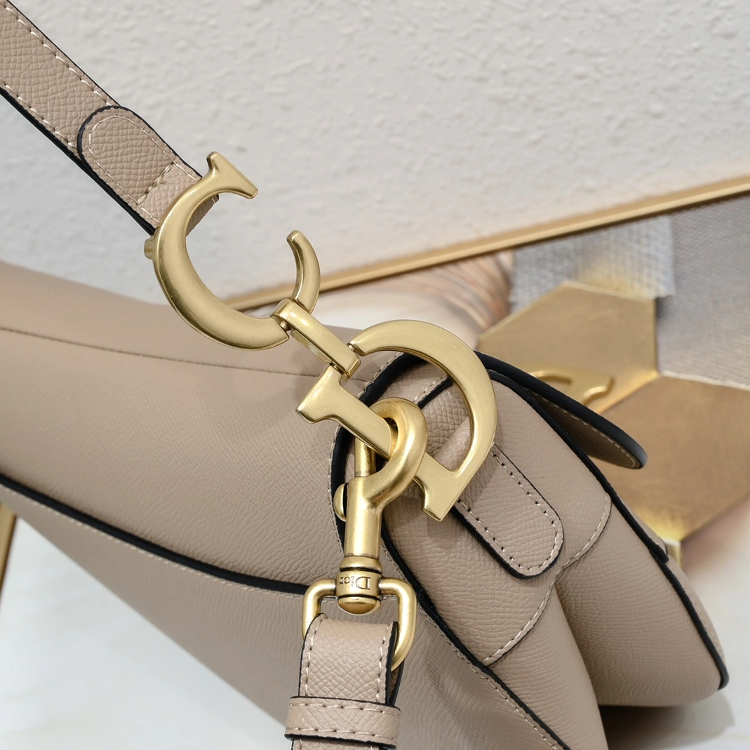 Christian Dior AAA Quality Messenger Bags For Women Trendy 273