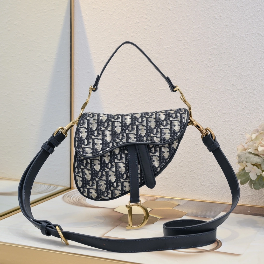 Christian Dior AAA Quality Messenger Bags For Women Trendy 3949