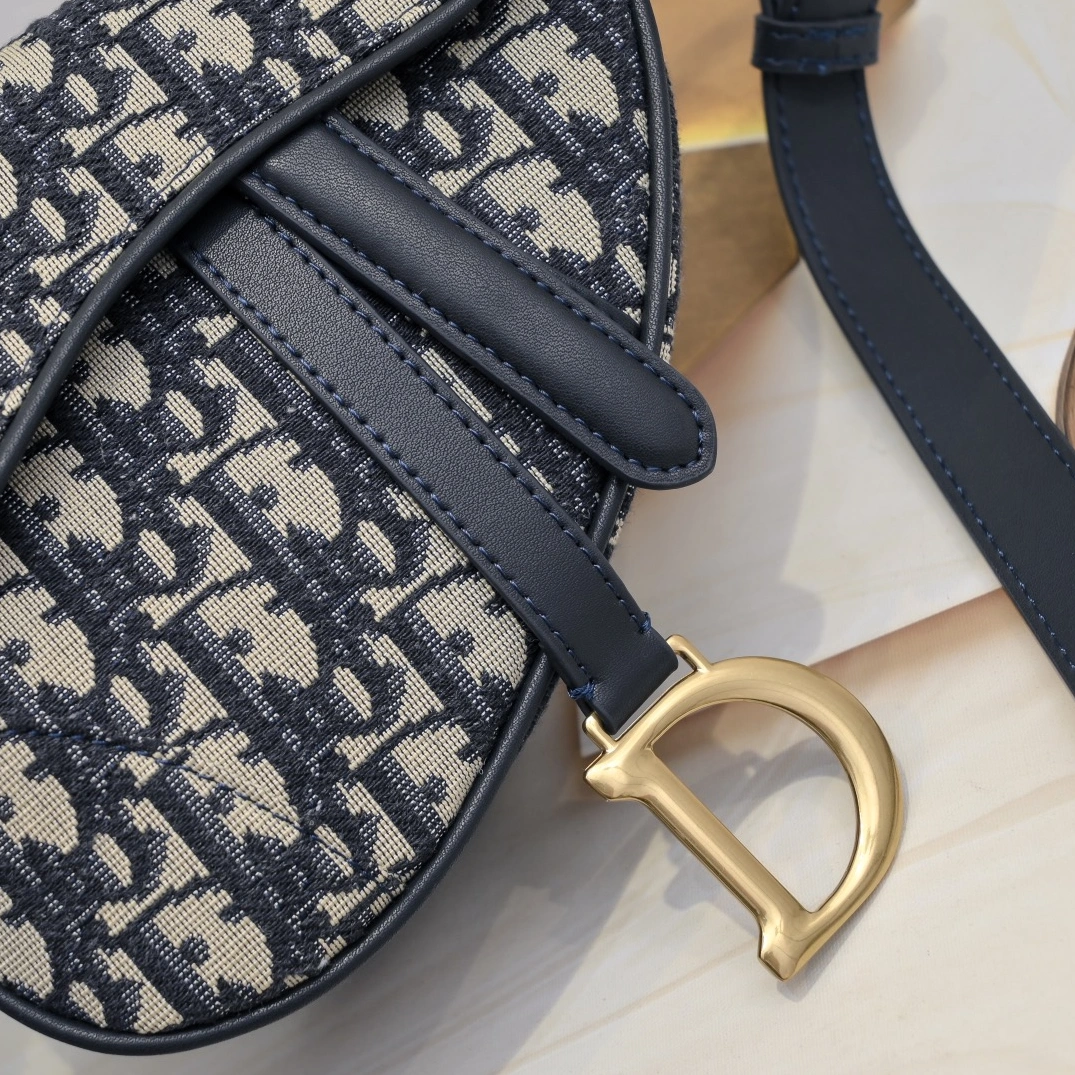 Christian Dior AAA Quality Messenger Bags For Women Trendy 3949