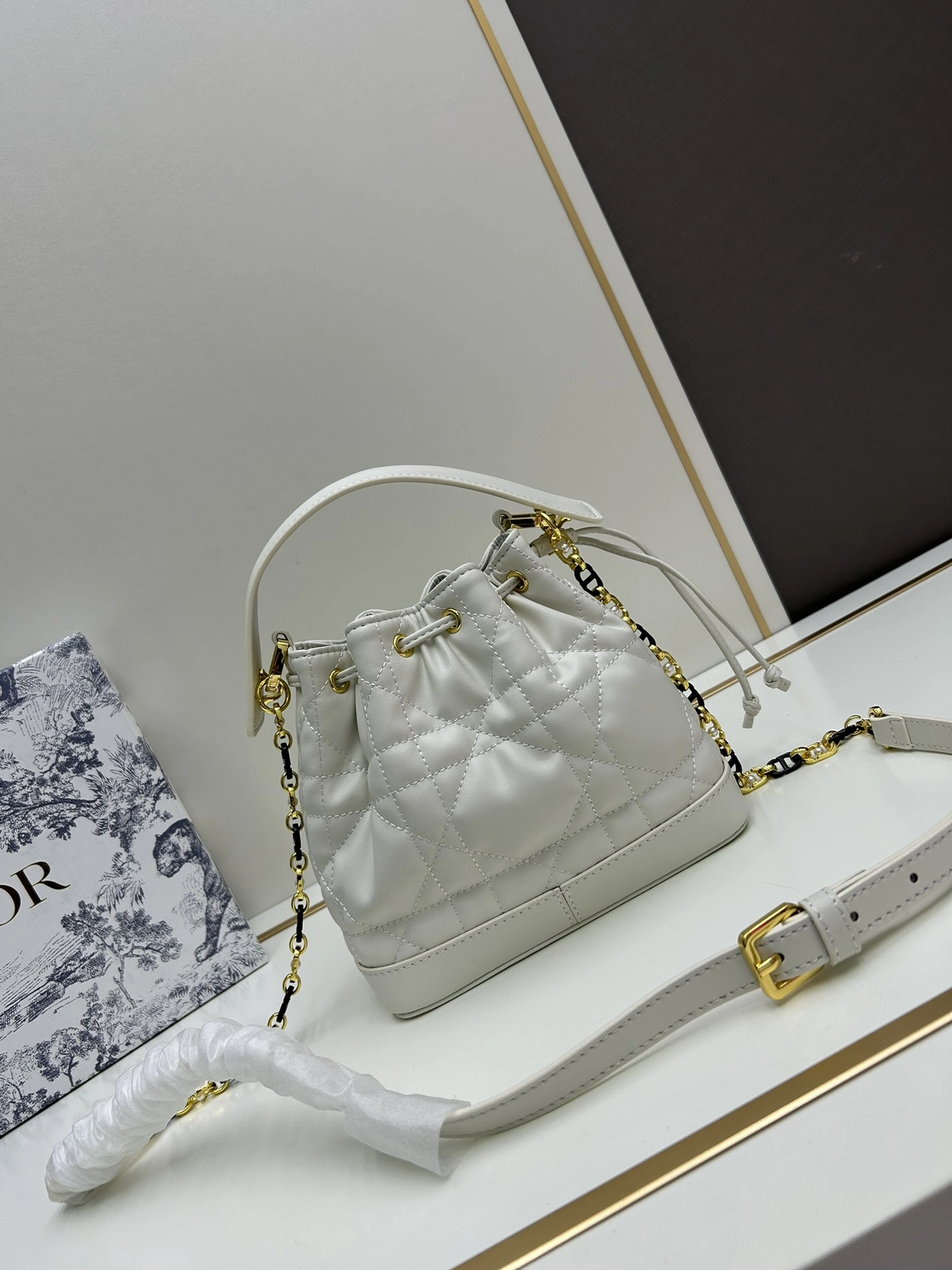 Christian Dior AAA Quality Messenger Bags For Women Unique 7027