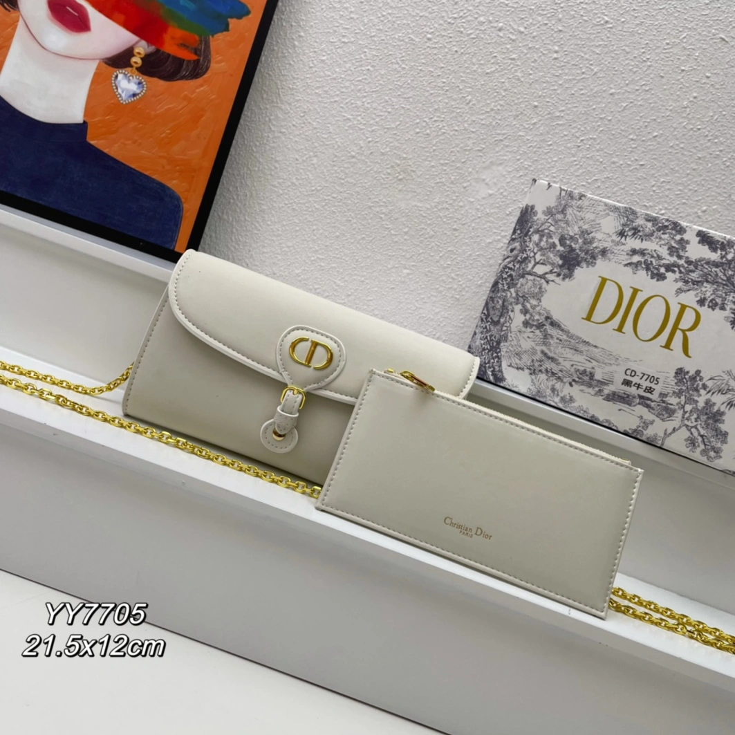 Christian Dior AAA Quality Messenger Bags For Women Versatile 2387
