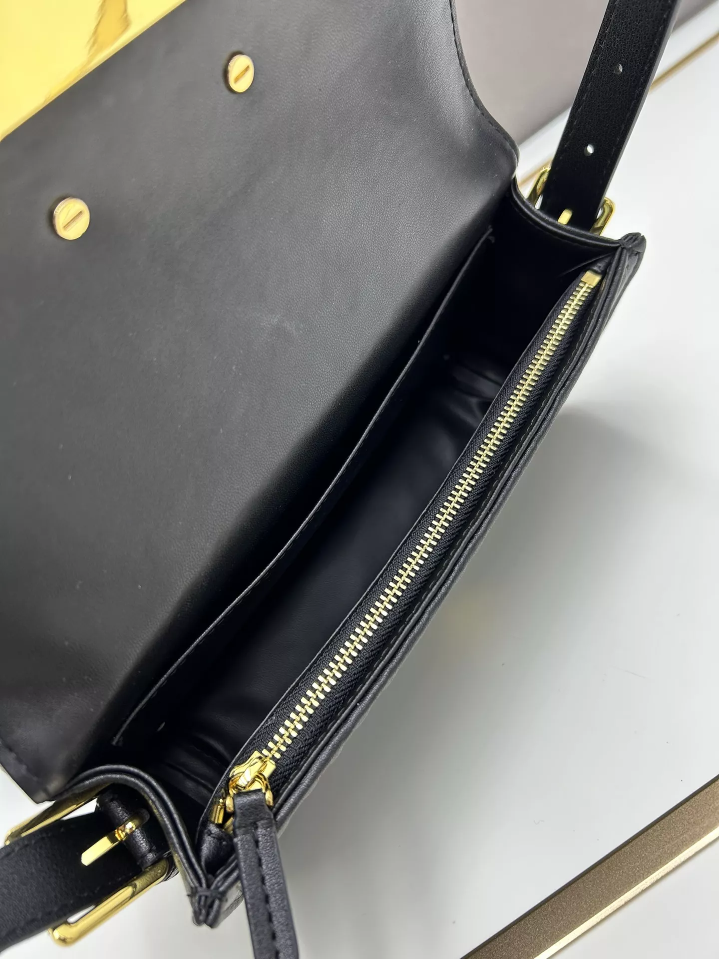 Christian Dior AAA Quality Shoulder Bags For Women Sleek 8909