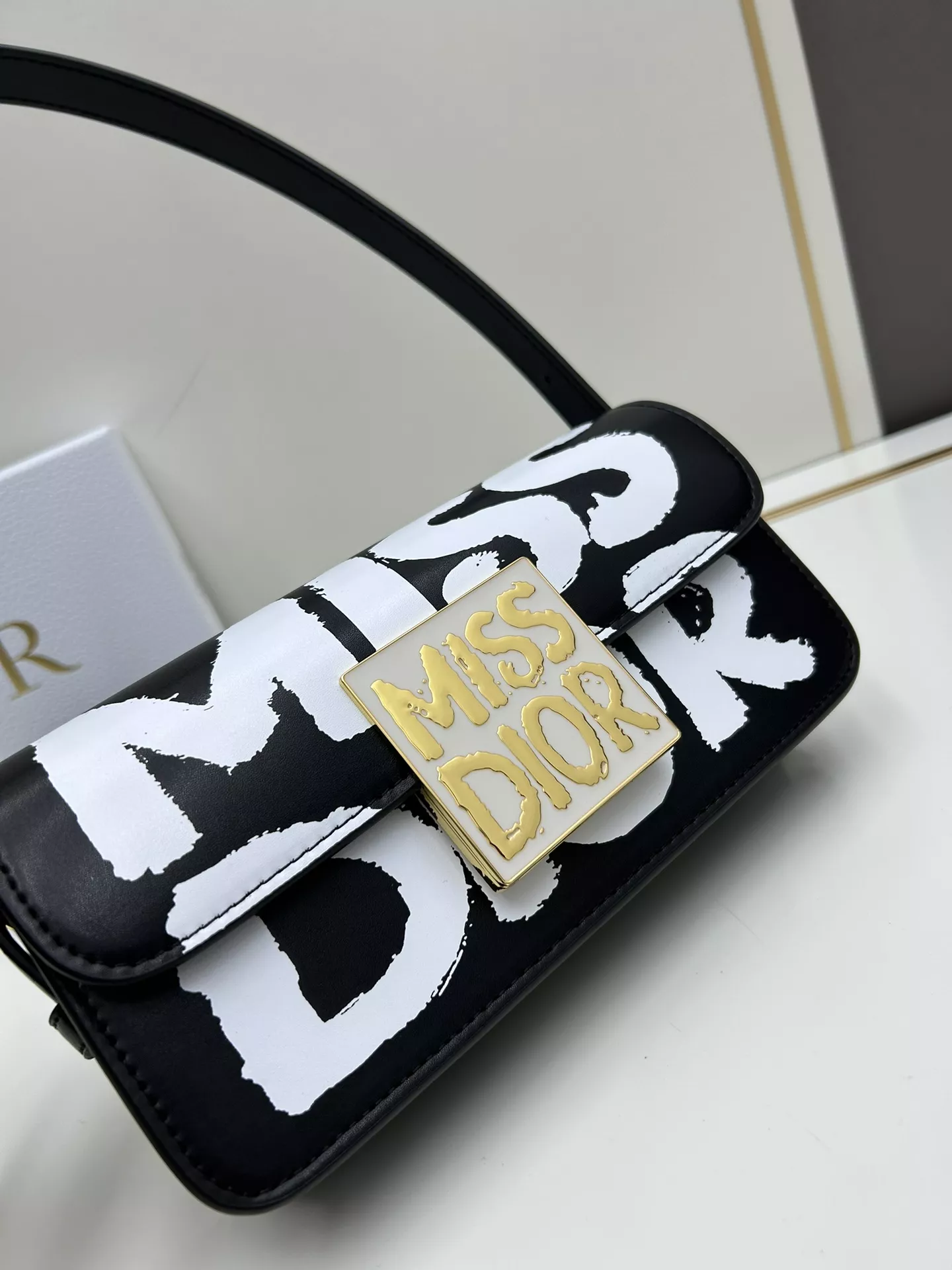 Christian Dior AAA Quality Shoulder Bags For Women Trendsetting 8854