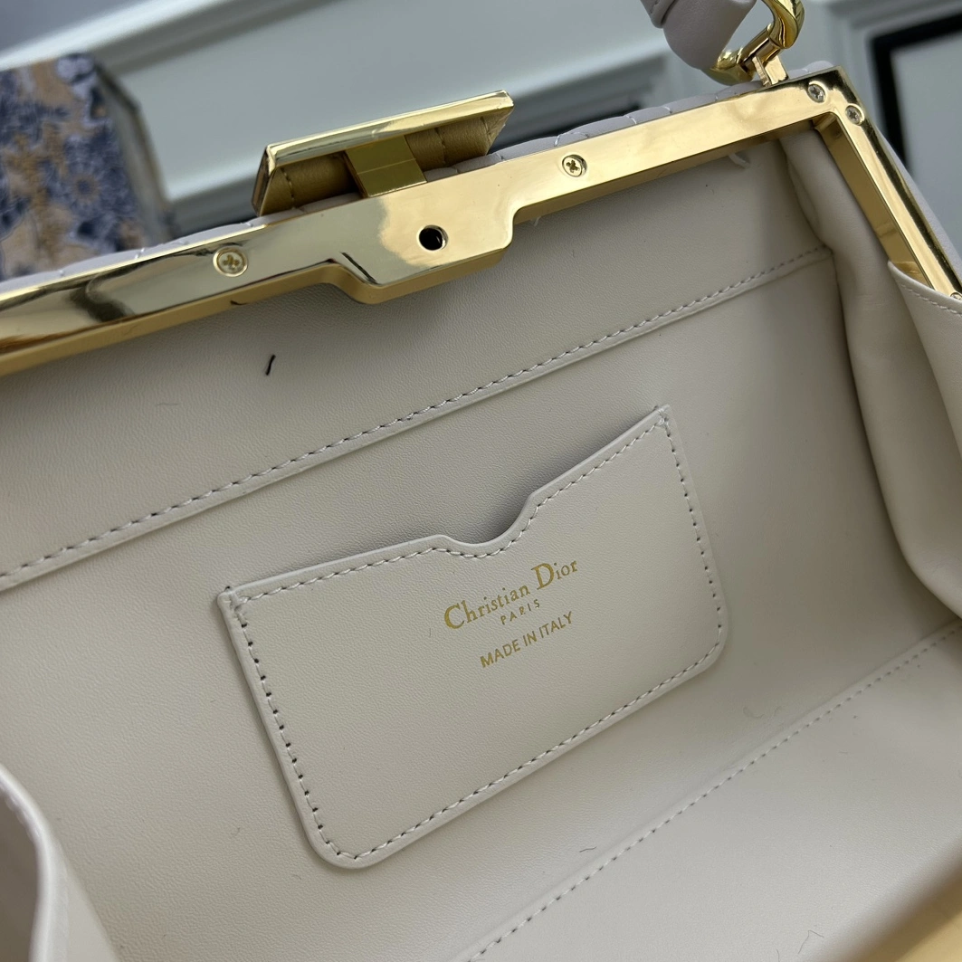 Christian Dior AAA Quality Shoulder Bags For Women UrbanStyle 145