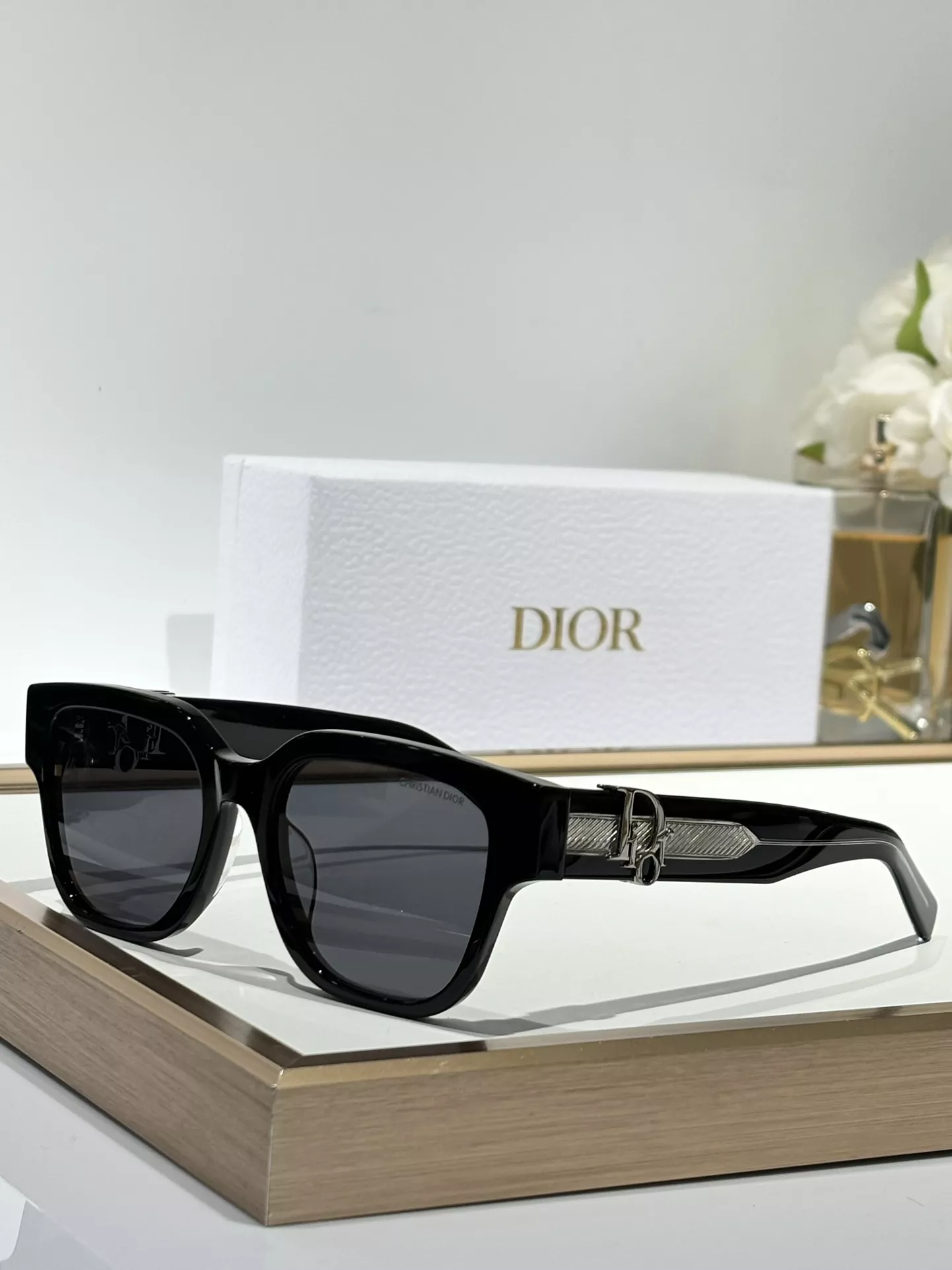 Christian Dior AAA Quality Sunglasses BestValue 8000