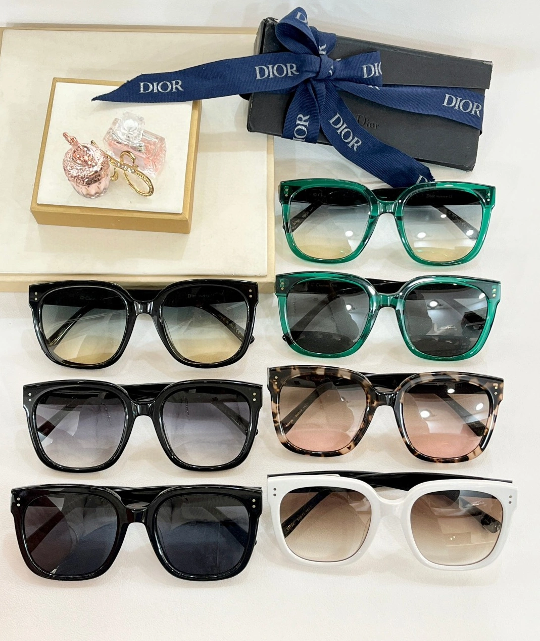 Christian Dior AAA Quality Sunglasses Fashionable 7507