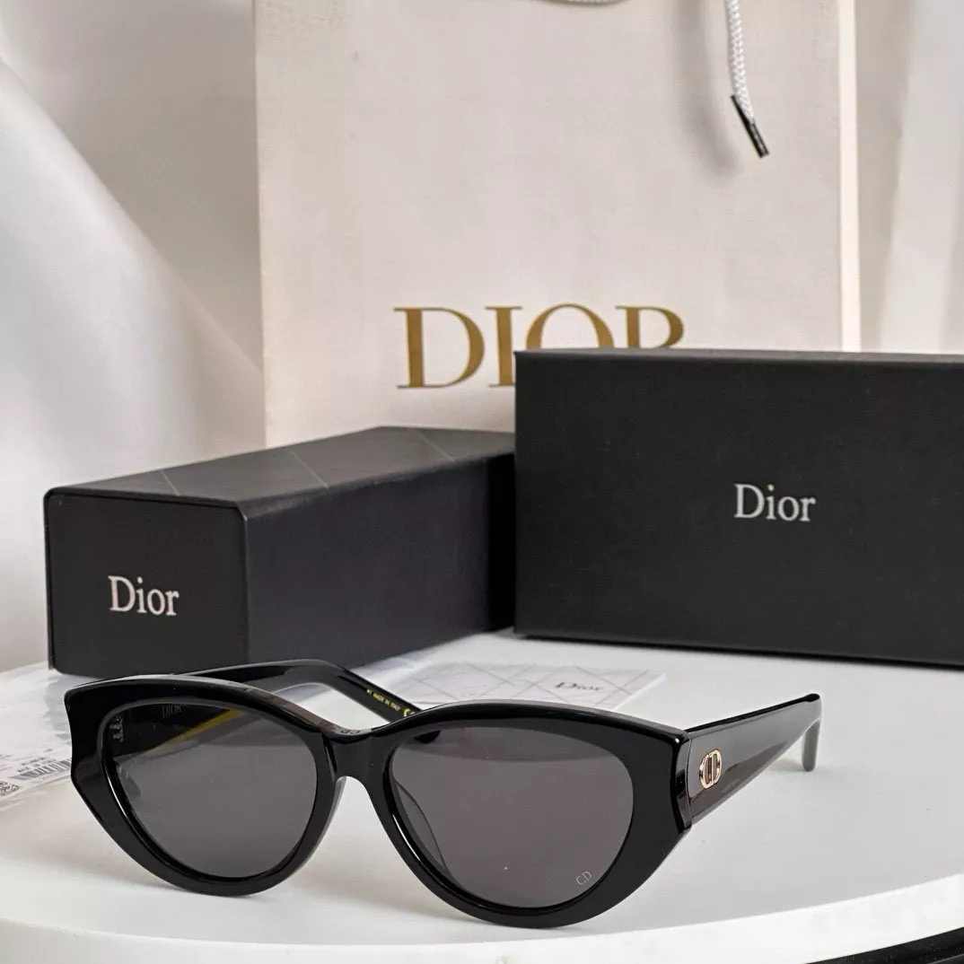 Christian Dior AAA Quality Sunglasses Practical 1279