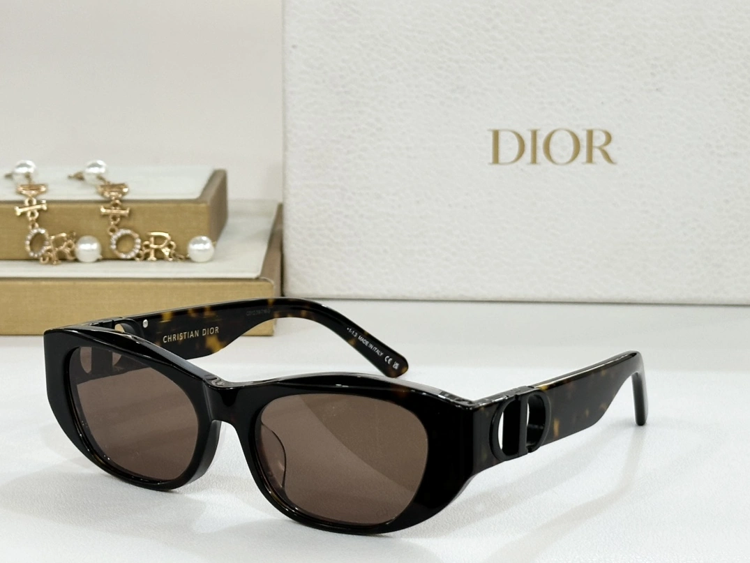 Christian Dior AAA Quality Sunglasses Practical 3312