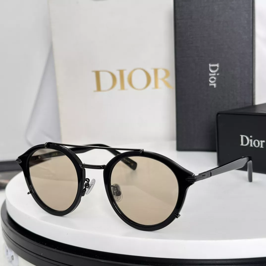 Christian Dior AAA Quality Sunglasses Practical 9928