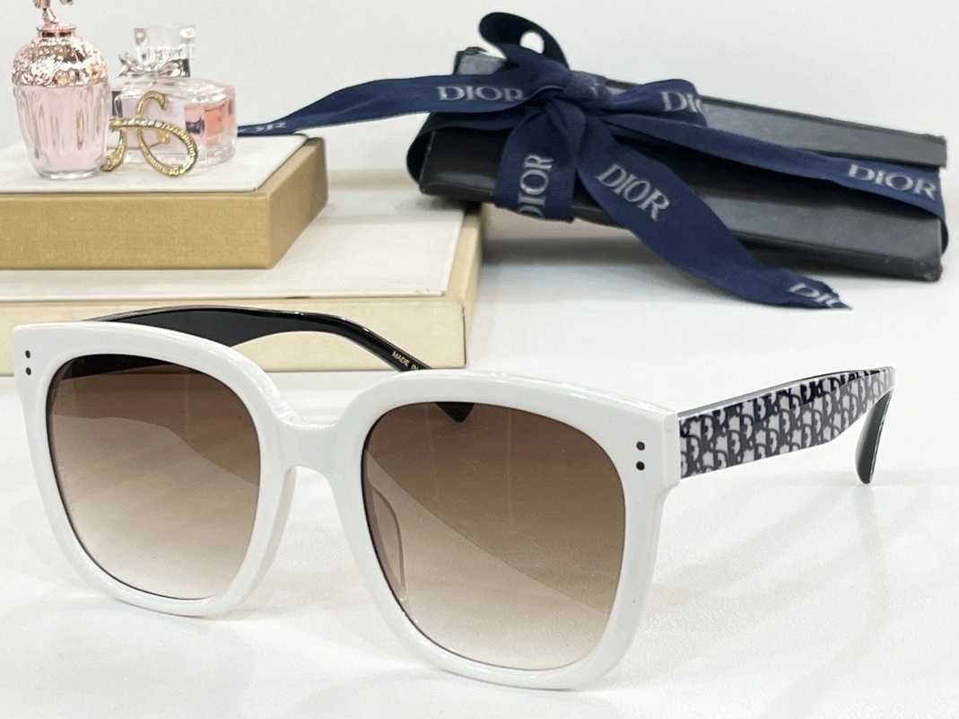 Christian Dior AAA Quality Sunglasses Refined 5269
