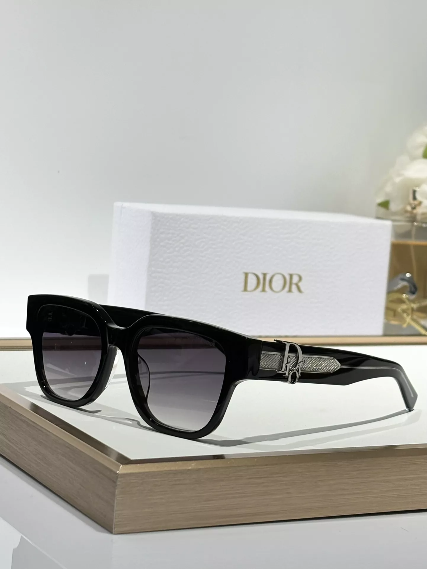 Christian Dior AAA Quality Sunglasses Refined 7033