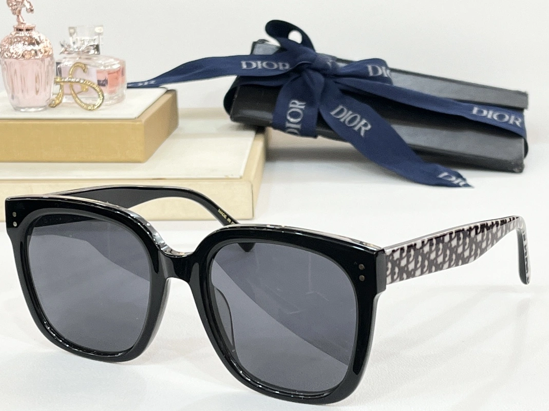 Christian Dior AAA Quality Sunglasses Sleek 4317