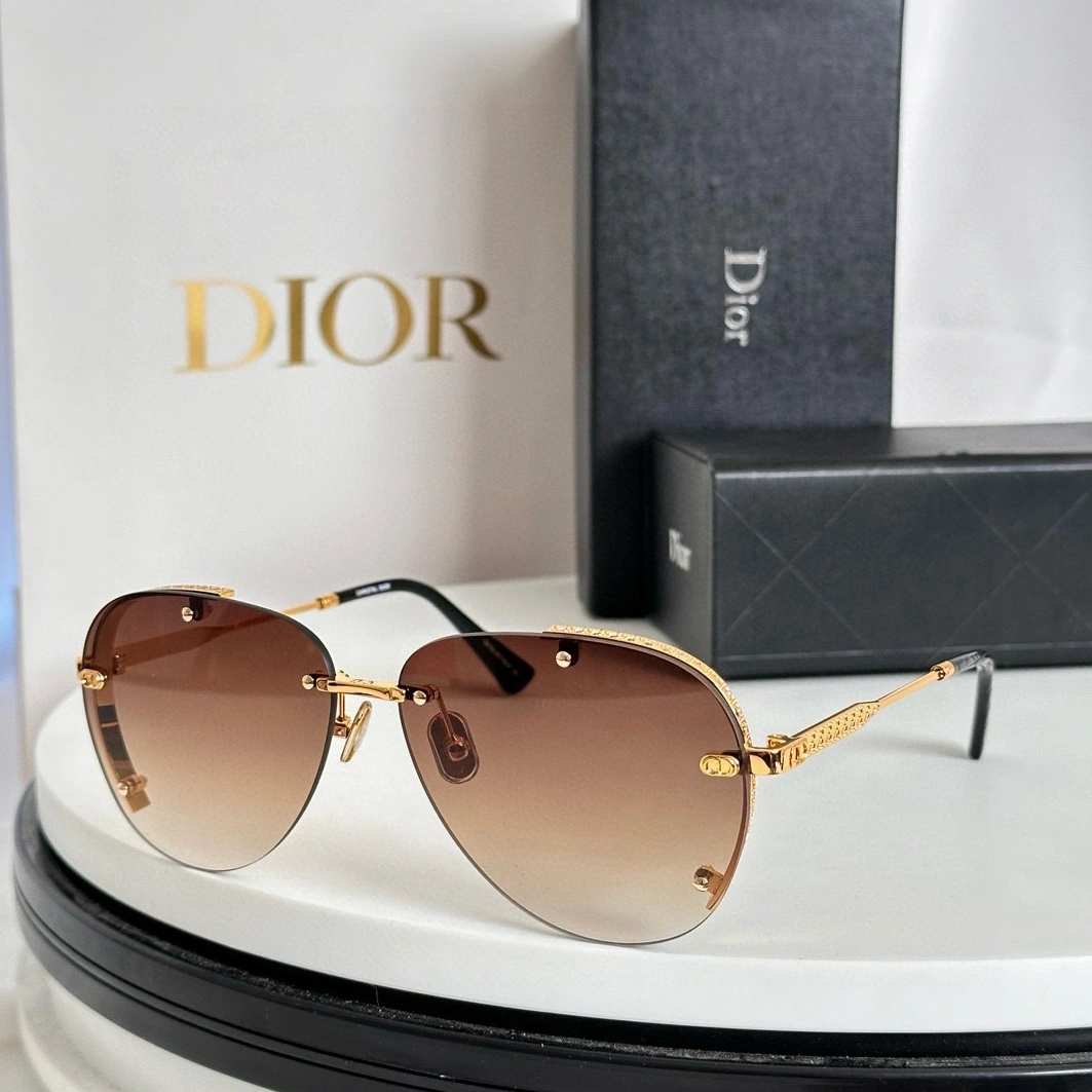 Christian Dior AAA Quality Sunglasses Sophisticated 7506