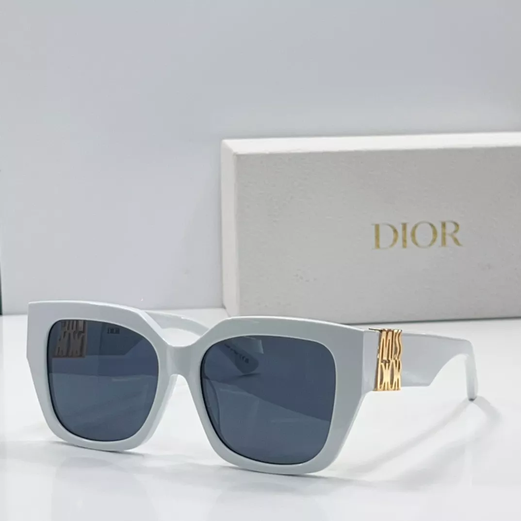 Christian Dior AAA Quality Sunglasses Trendsetting 5638