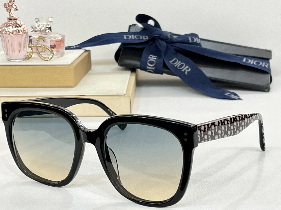 Christian Dior AAA Quality Sunglasses Trendsetting 7876