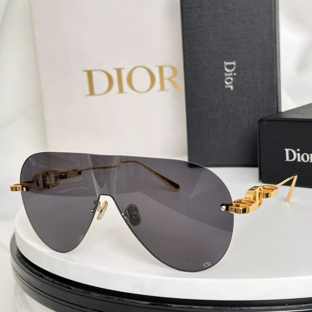 Christian Dior AAA Quality Sunglasses Versatile 5796