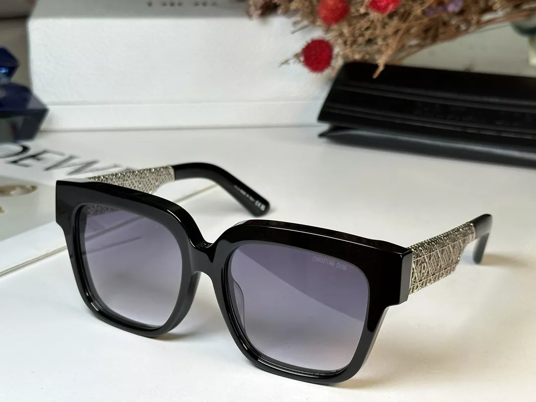Christian Dior AAA Quality Sunglasses Vibrant 4180